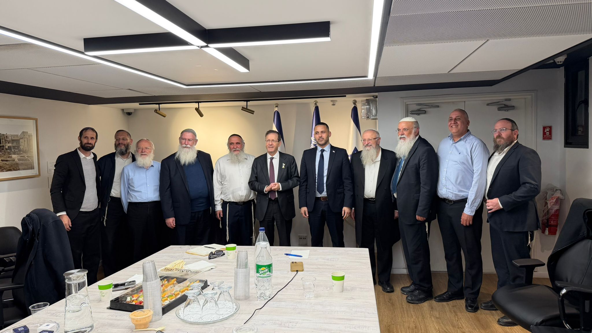 מפגש הרבנים עם הנשיא הרצוג