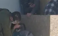 Видео из Оз-Циона: полицейский распиливает бетонный блок