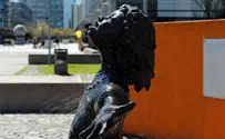 Вандалы украли статую Анны Франк в Буэнос-Айресе
