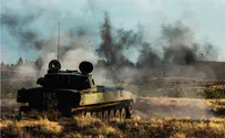 Украинский солдат использует против врага... российский танк!