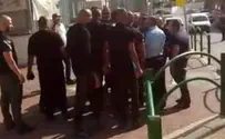 Десятки арабов напали на представителя избирательной комиссии