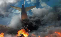 В российском Пскове горят самолёты. Видео 