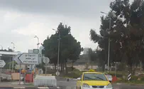 Жители Бейт-Эля блокируют въезд арабов в Рамаллу. Видео