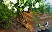 “Мёртвая женщина” ожила в гробу. Видео