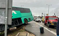 Переполненный автобус упал в кювет. Подробности. Видео