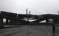 Видео: диверсанты взорвали мост с поездом под Донецком