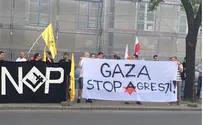 Польша: неонацисты буянят, евреи стоят с израильскими флагами