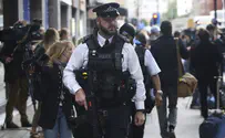 Мусульманин с мачете остановлен в еврейском районе Лондона.Видео