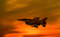 Военные самолеты и вертолёты атакуют сектор Газы