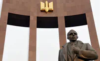 Бюст Степана Бандеры - под нос Кремлю