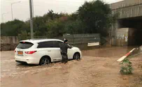 Видео: спасение граждан от наводнения в Кфар-ХАБАД