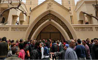Видео момента нападения смертника на церковь в Египте