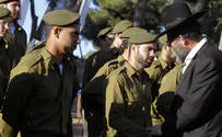 Видео: солдаты ЦАХАЛ весело танцуют с харедим