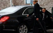 Тереза Мэй застряла в машине на глазах у Ангелы Меркель