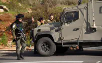 Видео: Арабы бросают зажигательные бомбы в машины ЦАХАЛ