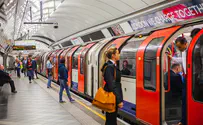 Смотрим: Антисемитский пафос в лондонском метро