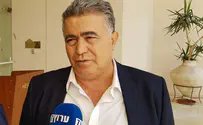 Амир Перец подключает группу юристов против Нетаньяху