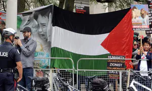 В Торонто осквернили израильский флаг